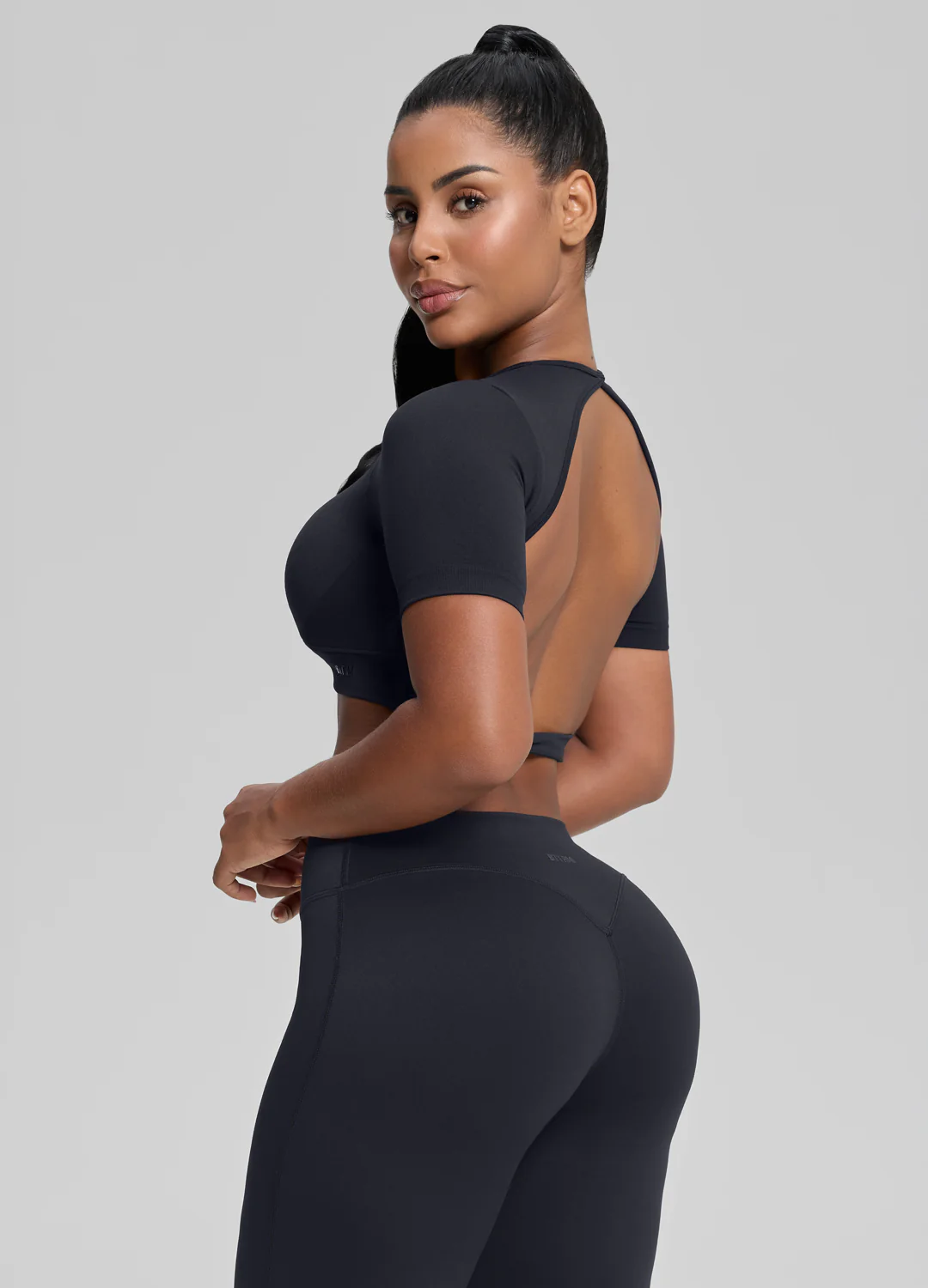 Ultrasculpt Crew Neckline Backless Removable Bra Cups Seamless Crop Top