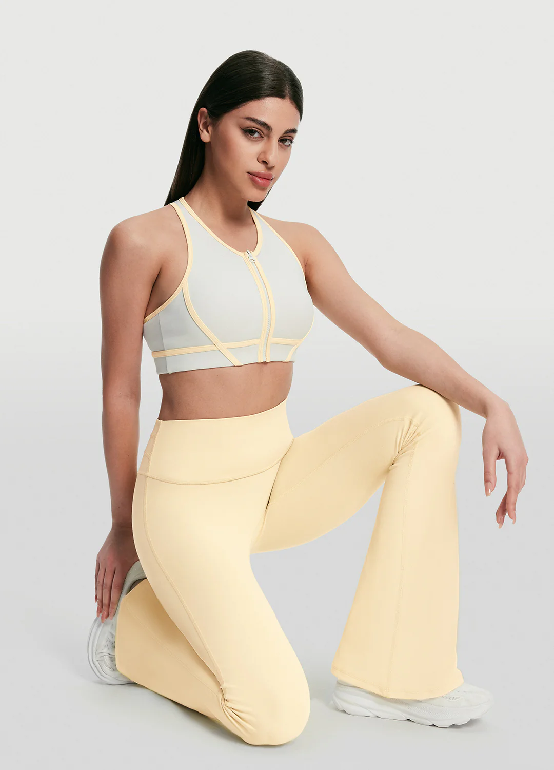 High-Waisted Foxy Flare Leggings - Image 3